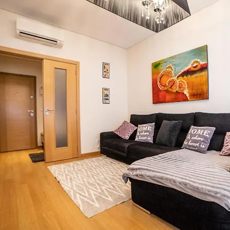 Lovely Near Airport And Nations Park, With Garage Apartment