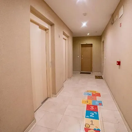 Lovely Near Airport And Nations Park, With Garage
