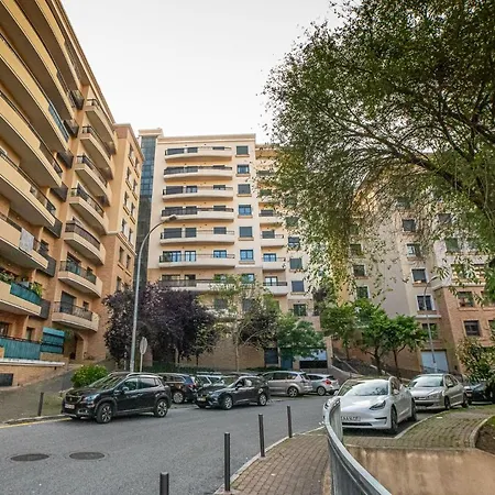 Lovely Near Airport And Nations Park, With Garage Apartment Loures