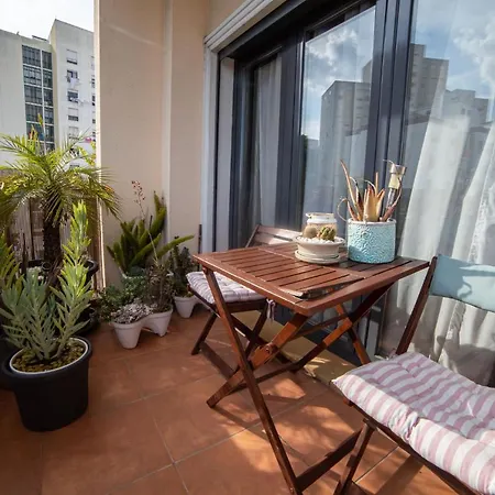 Apartment Lovely Near Airport And Nations Park, With Garage *