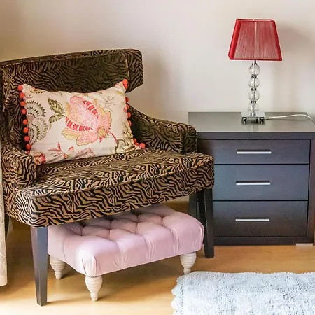 Lovely Near Airport And Nations Park, With Garage * Loures