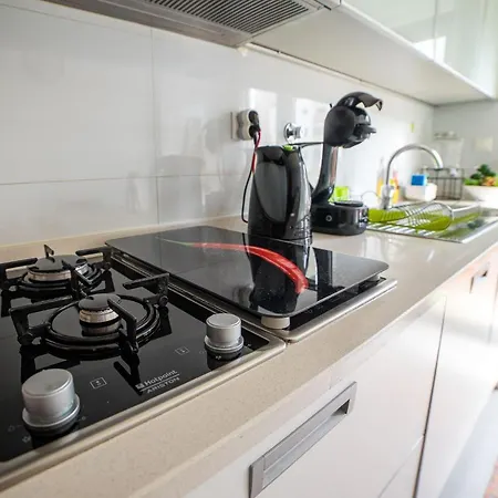 Lovely Near Airport And Nations Park, With Garage