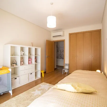 Lovely Near Airport And Nations Park, With Garage Apartment Loures
