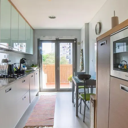 Apartment Lovely Near Airport And Nations Park, With Garage Loures